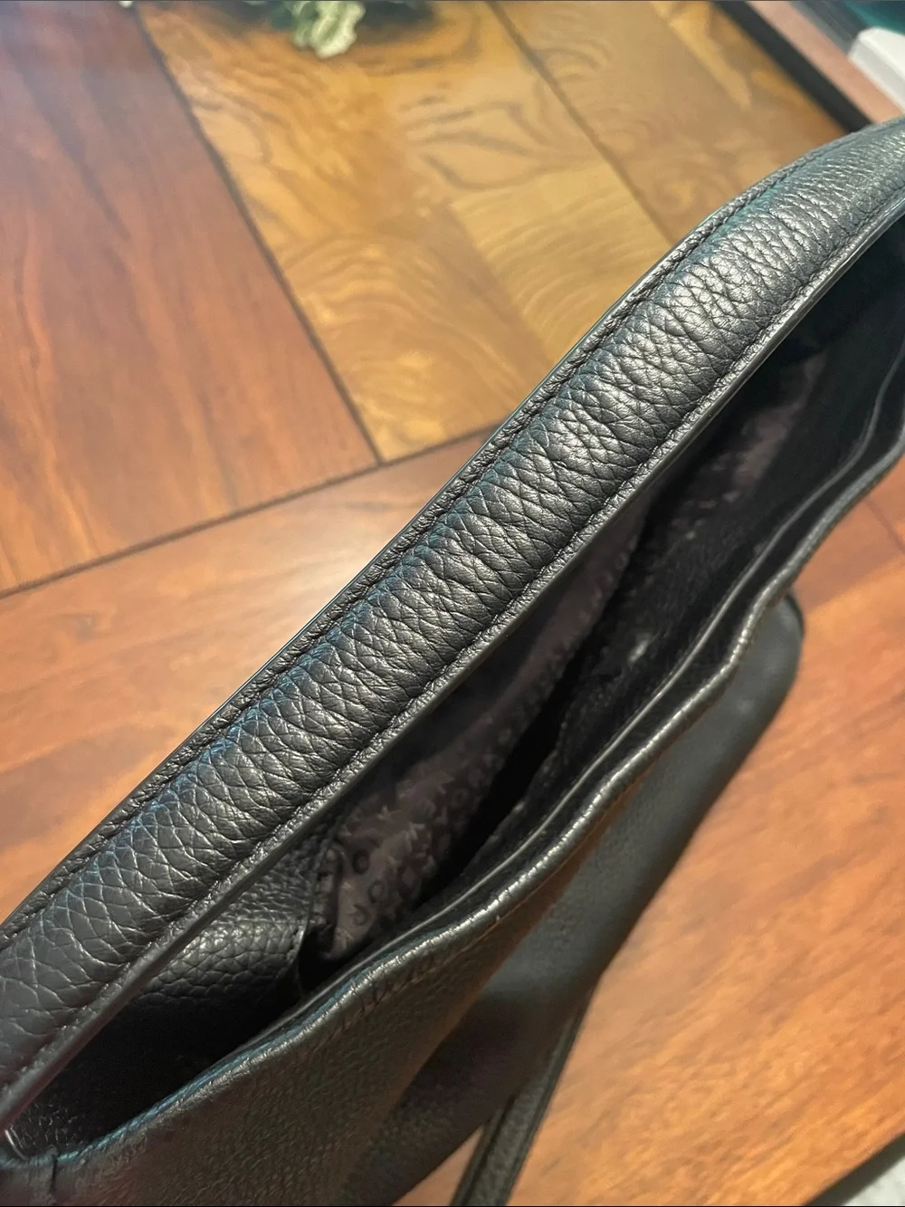 kate spade Black Pebbled Leather convertible Shoulder/Crossbody Bag C65